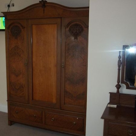 The Curragh Country House Accommodation ニューブリッジ 部屋 写真