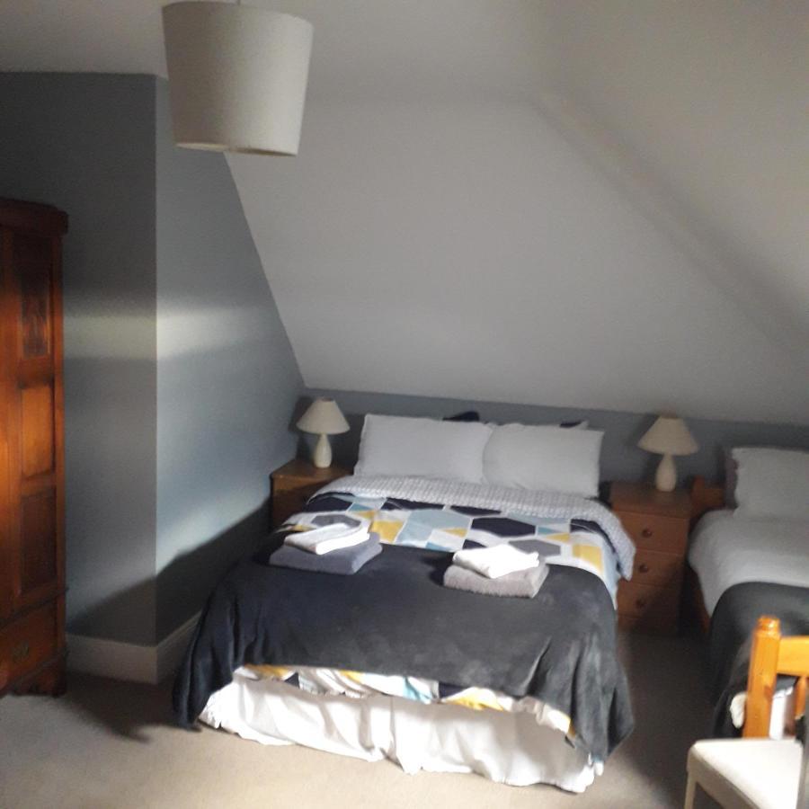 The Curragh Country House Accommodation ニューブリッジ エクステリア 写真