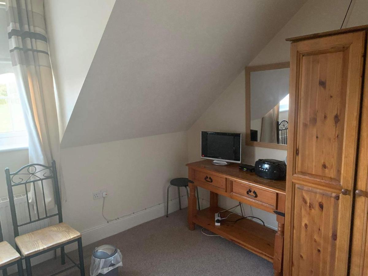 The Curragh Country House Accommodation ニューブリッジ エクステリア 写真