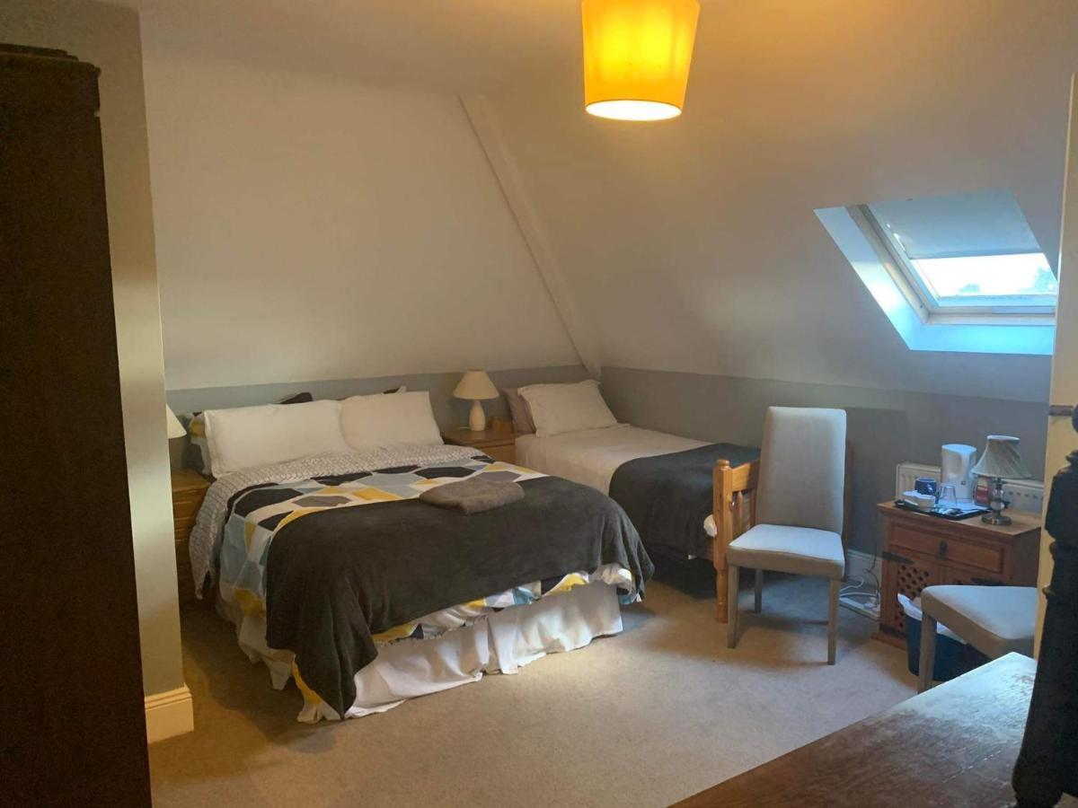 The Curragh Country House Accommodation ニューブリッジ エクステリア 写真