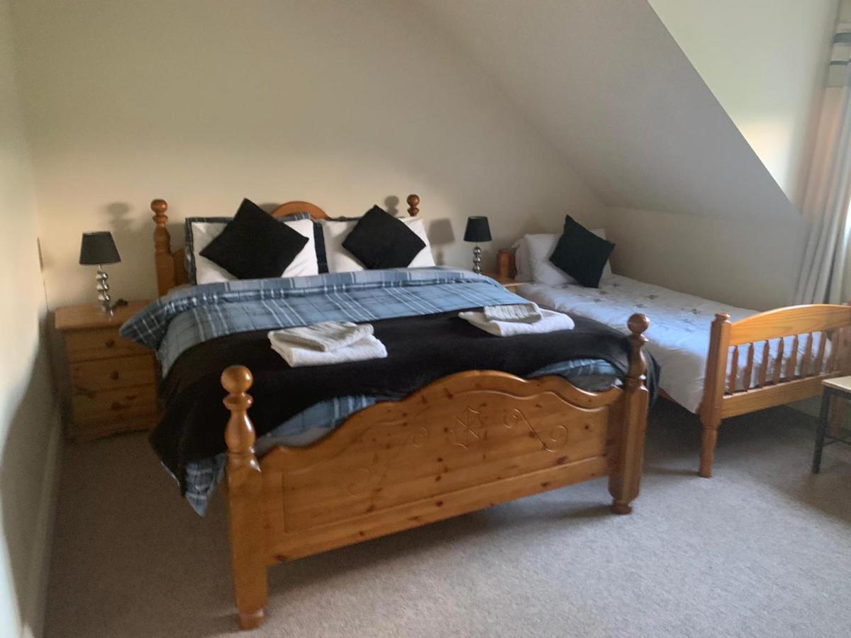 The Curragh Country House Accommodation ニューブリッジ エクステリア 写真