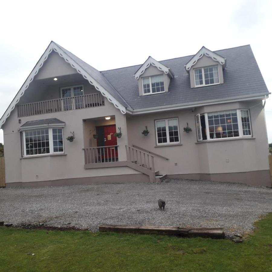 The Curragh Country House Accommodation ニューブリッジ エクステリア 写真