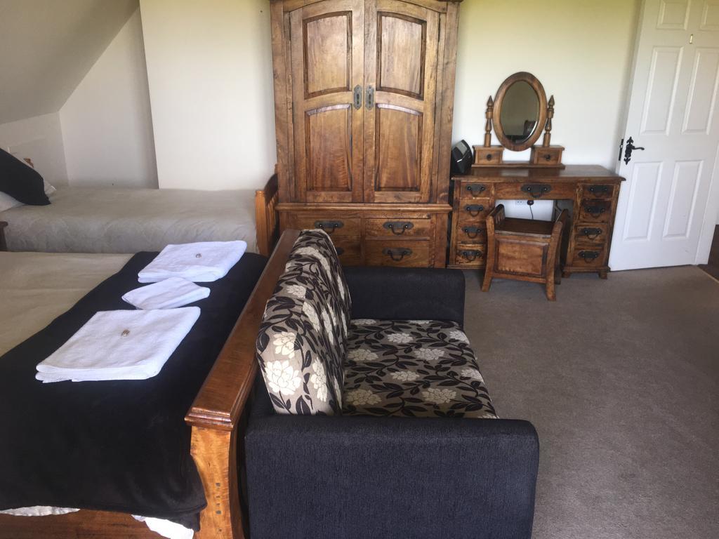 The Curragh Country House Accommodation ニューブリッジ エクステリア 写真
